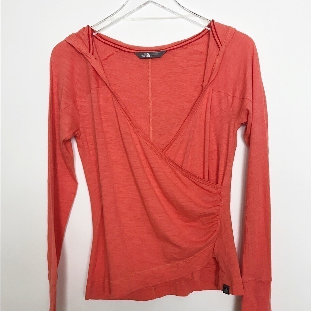 The North Face lightweight wrap hoodie thumbholes